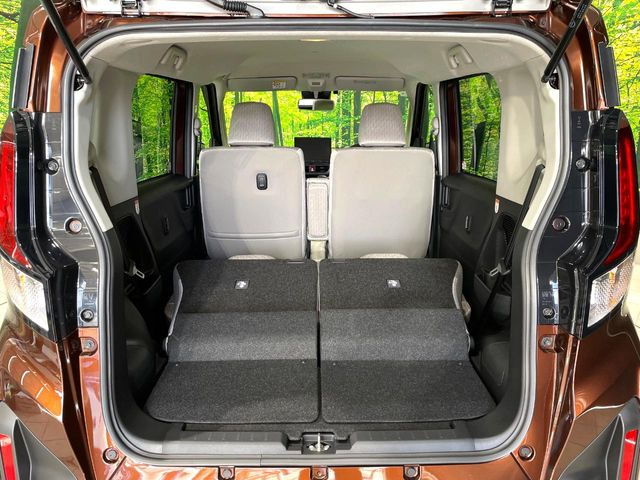 ���i�̂���������ʋ΁A���}���ɏ\���ȉ׎��X�y�[�X���m�ۂ��Ă���܂��B�Z�J���h�V�[�g��|���ƁA�傫�ȉו��̐ύڂ��\�ł���