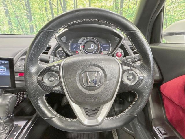 �y�����v�����X�e�A�����O�z�㎿�Ȋv���g�p���邱�ƂŁA��ɂ����������݂ƂĂ��^�]���₷���n���h���ł���