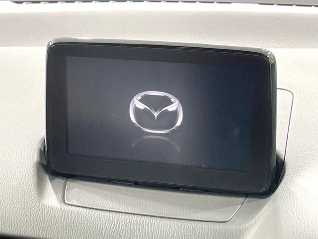 �y�}�c�_�R�l�N�g�i�r�z�ԓ��̕��͋C�Ƀ}�b�`������̌^�^�C�v�̃i�r�B�e����q�ݒ��Bluetooth�Đ����A�l�X�ȋ@�\���y���߂܂��B�����I�ȃ_�C�������삪�\�ŁA�g��������ǍD�ł��B