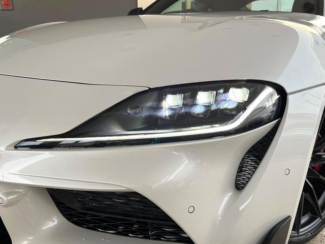 �yLED�w�b�h���C�g�z���V����ԑ��s�����ǍD�Ȏ��E���m�ۂ����S���ĉ^�]�ł��鍂�P�xLED�w�b�h���C�g�𑕔�!�_�����x�������A����d�͂��}�����Ă��܂��B