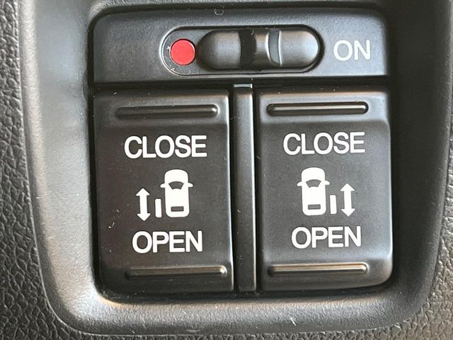 �y�����p���[�X���C�h�h�A�z�X�}�[�g�L�[��^�]�Ȃ̃X�C�b�`�Ō�ȗ����X���C�h�h�A�̊J���\���d��������͂����ăh�A���J����K�v�������A�����Ȃ��q�l�ł��ȒP�ɊJ���߂ł����K�ł���