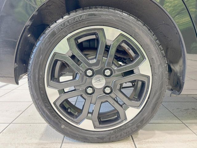 �y����15�C���`�A���~�z�C�[���z�O�ςɃ}�b�`���������A���~�z�C�[���𑕒����Ă���܂��B�e��ЊO�A���~�z�C�[����A�X�^�b�h���X�^�C�����戵�����Ă���܂��B���񂲑��k����������