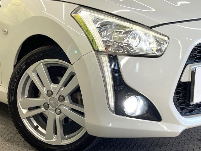 �yLED�w�b�h���C�g�z���V����ԑ��s�����ǍD�Ȏ��E���m�ۂ����S���ĉ^�]�ł��鍂�P�xLED�w�b�h���C�g�𑕔�!�_�����x�������A����d�͂��}�����Ă��܂��B