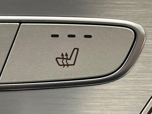 ���S�ȃV�[�g�q�[�^�[:���������ӂ�郌�U�[�V�[�g�ɁA�O�ȁE��ȂɃV�[�g�q�[�^�[�𓋍ڂ��Ă���܂��B