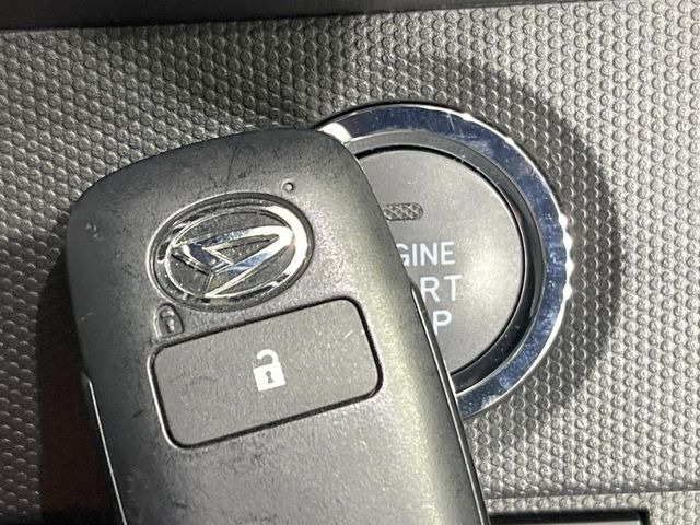 �y�L�[�t���[�V�X�e���z�J�o����|�P�b�g�ɓ��ꂽ�܂܂ł��h�A�̎{���E�������\�ȃX�}�[�g�L�[�𑕔��B�G���W���̃I���E�I�t�����J�M�����o���K�v����������Ƃ��Ă��֗��ł���