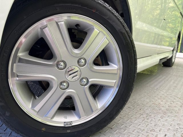 �y����14�C���`�A���~�z�C�[���z�O�ςɃ}�b�`���������A���~�z�C�[���𑕒����Ă���܂��B�e��ЊO�A���~�z�C�[����A�X�^�b�h���X�^�C�����戵�����Ă���܂��B���񂲑��k����������