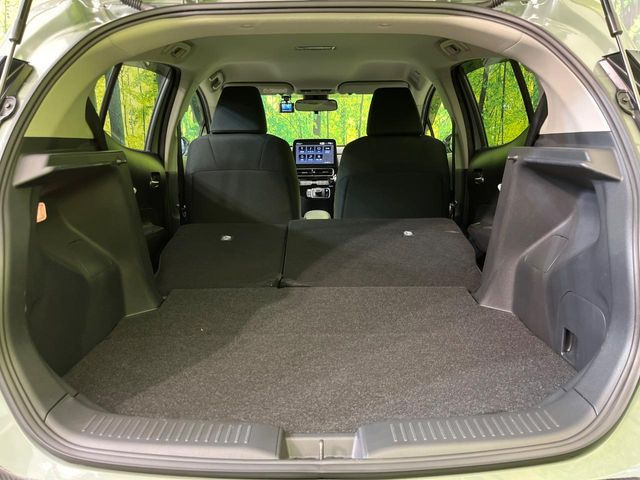 ���i�̂���������ʋ΁A���}���ɏ\���ȉ׎��X�y�[�X���m�ۂ��Ă���܂��B�Z�J���h�V�[�g��|���ƁA�傫�ȉו��̐ύڂ��\�ł���