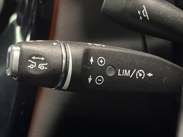 ���f�B�X�g���j�b�N�v���X:�s�s�A�x�O�A�������H�Ȃǂ̑��s���ɁA�X�e���I�}���`�p�[�p�X�J�����ƃ��[�_�[�Z���T�[�ɂ��A�O���Ԃ�F�����đ��x�ɉ������Ԋԋ������ێ����鎟����̃N���R��!