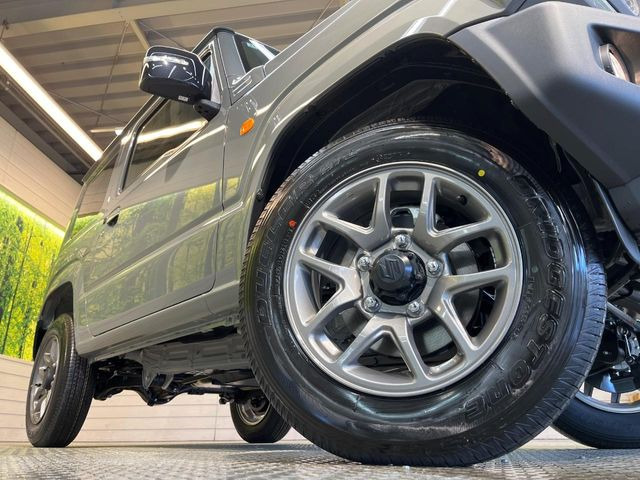 �y����16�C���`�A���~�z�C�[���z�O�ςɃ}�b�`���������A���~�z�C�[���𑕒����Ă���܂��B�e��ЊO�A���~�z�C�[����A�X�^�b�h���X�^�C�����戵�����Ă���܂��B���񂲑��k����������