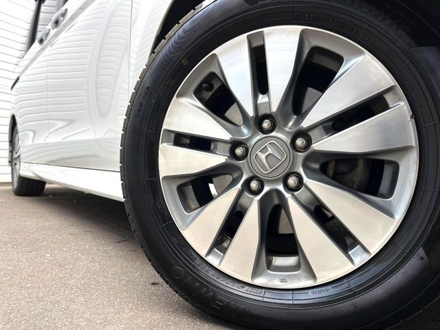 �y����16�C���`�A���~�z�C�[���z�O�ςɃ}�b�`���������A���~�z�C�[���𑕒����Ă���܂��B�e��ЊO�A���~�z�C�[����A�X�^�b�h���X�^�C�����戵�����Ă���܂��B���񂲑��k����������