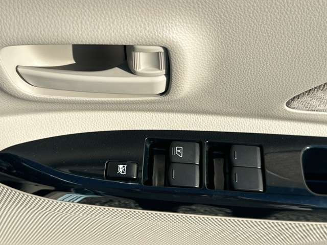 ���Ђł͌��I�������Ԃ𖈌���ʂɎd������s�Ȃ��A�����߂₷�����i�ł��񋟂��Ă���܂���