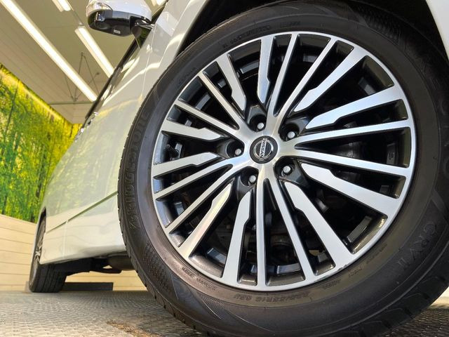 �y����18�C���`�A���~�z�C�[���z�O�ςɃ}�b�`���������A���~�z�C�[���𑕒����Ă���܂��B�e��ЊO�A���~�z�C�[����A�X�^�b�h���X�^�C�����戵�����Ă���܂��B���񂲑��k����������