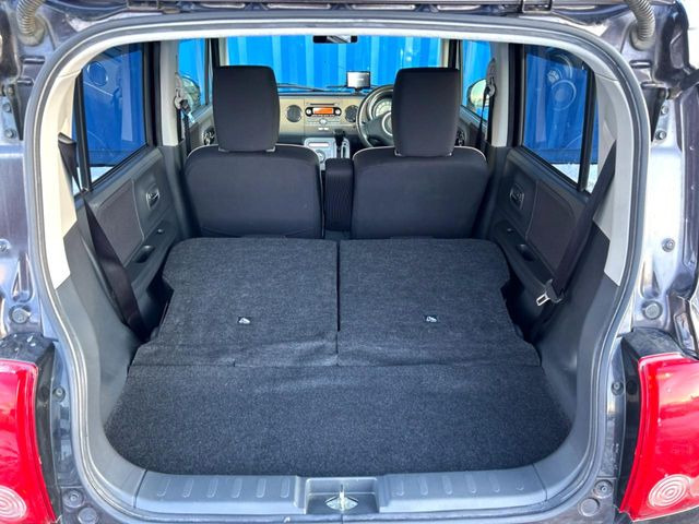 ���i�̂���������ʋ΁A���}���ɏ\���ȉ׎��X�y�[�X���m�ۂ��Ă���܂��B�Z�J���h�V�[�g��|���ƁA�傫�ȉו��̐ύڂ��\�ł���