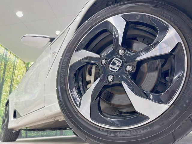 �y����15�C���`�A���~�z�C�[���z�O�ςɃ}�b�`���������A���~�z�C�[���𑕒����Ă���܂��B�e��ЊO�A���~�z�C�[����A�X�^�b�h���X�^�C�����戵�����Ă���܂��B���񂲑��k����������