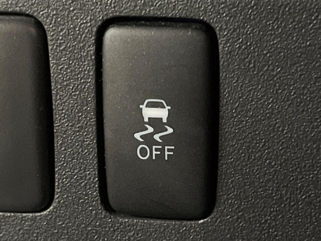 �y������h�~���u�z�ԗ��̉���������m����ƁA�����I�Ɏԗ��̐i�s������ۂ悤�Ɏԗ��𐧌䂵�܂��B�J�̓��ȂǊ���₷���H�ʏ󋵂ł����S�ȉ^�]���\�ł��B