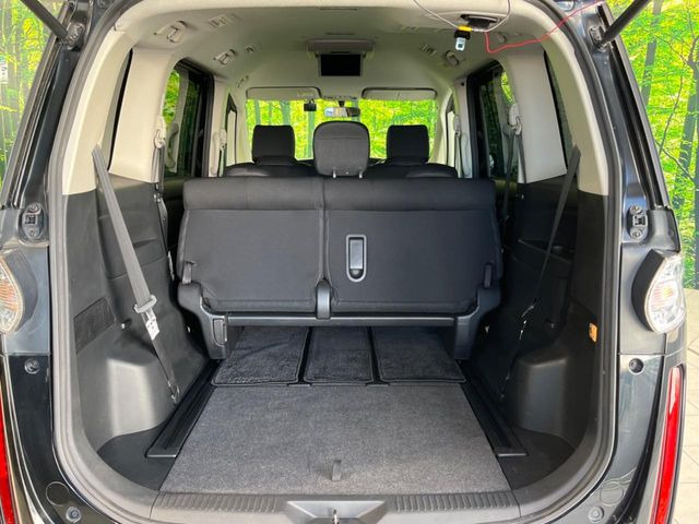 ���i�̂���������ʋ΁A���}���ɏ\���ȉ׎��X�y�[�X���m�ۂ��Ă���܂��B�Z�J���h�V�[�g��|���ƁA�傫�ȉו��̐ύڂ��\�ł���