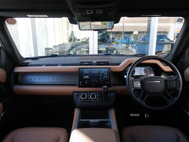 ディフェンダー110 V8 5.0L P525 4WD