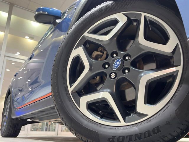 �y����18�C���`�A���~�z�C�[���z�O�ςɃ}�b�`���������A���~�z�C�[���𑕒����Ă���܂��B�e��ЊO�A���~�z�C�[����A�X�^�b�h���X�^�C�����戵�����Ă���܂��B���񂲑��k����������