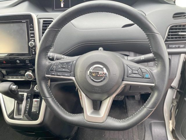 �y�X�e�A�����O�X�C�b�`�z�^�]���A�O������ڐ������炷���ƂȂ��A�I�[�f�B�I���̑��삪�\�ȕ֗��@�\!���S&���K�ȃh���C�u�����o���Ă���܂���