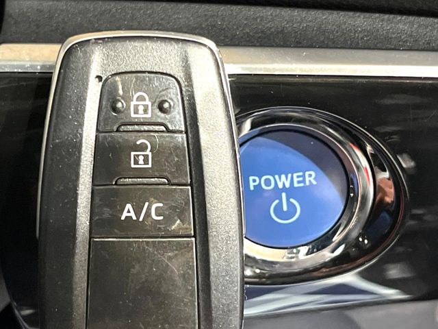 �y�X�}�[�g�L�[�z�J�o����|�P�b�g�ɓ��ꂽ�܂܂ł��h�A�̎{���E�������\�ȃX�}�[�g�L�[�𑕔��B�G���W���̃I���E�I�t�����J�M�����o���K�v����������Ƃ��Ă��֗��ł���