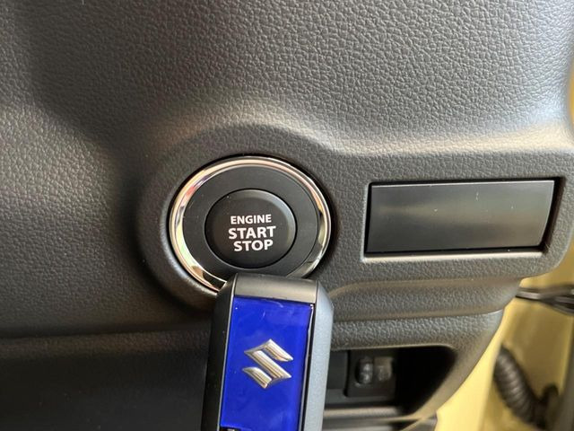 �y�L�[���X�X�^�[�g�V�X�e���z�J�o����|�P�b�g�ɓ��ꂽ�܂܂ł��h�A�̎{���E�������\�ȃX�}�[�g�L�[�𑕔��B�G���W���̃I���E�I�t�����J�M�����o���K�v����������Ƃ��Ă��֗��ł���