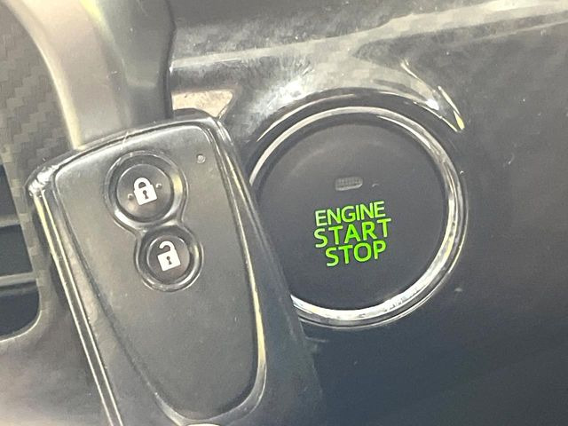 �y�L�[�t���[�V�X�e���z�J�o����|�P�b�g�ɓ��ꂽ�܂܂ł��h�A�̎{���E�������\�ȃX�}�[�g�L�[�𑕔��B�G���W���̃I���E�I�t�����J�M�����o���K�v����������Ƃ��Ă��֗��ł���