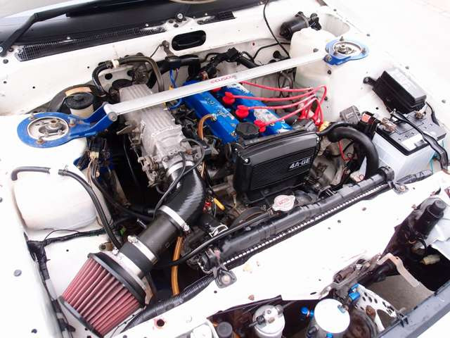 �l�C��3�h�A�n�b�`�o�b�N!�����p���_�̃g���m�t�F�C�X������!AE92���4AGE�G���W�����F�ς݂ƂȂ�AAE86MT�AAE111�t���C�z�C�[���ɕύX�ρBR134�G�A�R���������ς݂ƂȂ�܂�