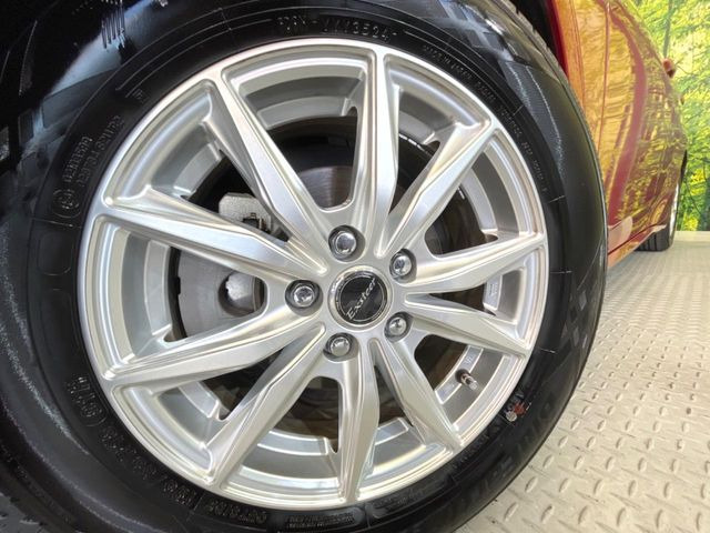 �y�A���~�z�C�[���z�O�ςɃ}�b�`�����A���~�z�C�[���𑕒����Ă���܂��B�e��A���~�z�C�[����A�X�^�b�h���X�^�C�����戵�����Ă���܂��B���񂲑��k����������