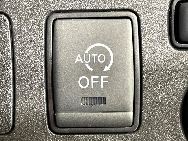 �y�A�C�h�����O�X�g�b�v�z�ԐM����a�؂Œ�Ԃ����ۂɃG���W�����~���A���ʂȔR���̏����}���܂��B�R��������ی�ɂȂ���@�\��G���W���̓u���[�L�𗣂��΍Ďn�����܂��B