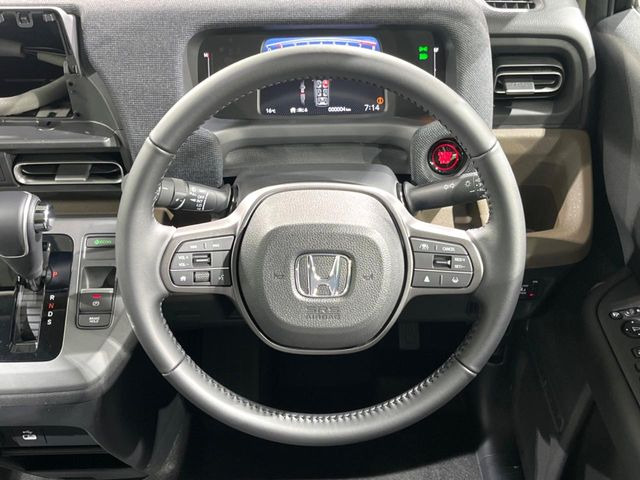 �y�����v�����X�e�A�����O�z�㎿�Ȋv���g�p���邱�ƂŁA��ɂ����������݂ƂĂ��^�]���₷���n���h���ł���