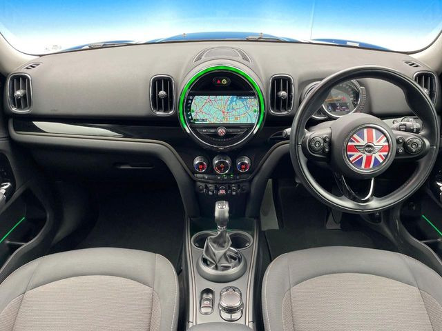 輸入車グループ総在庫数約2,000台!全国の系列店からメーカー・車種問わずご紹介出来るので、あなたにピッタリのお車が見つかるはずです♪まずはお問い合わせ下さい☆