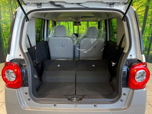 ���i�̂���������ʋ΁A���}���ɏ\���ȉ׎��X�y�[�X���m�ۂ��Ă���܂��B�Z�J���h�V�[�g��|���ƁA�傫�ȉו��̐ύڂ��\�ł���