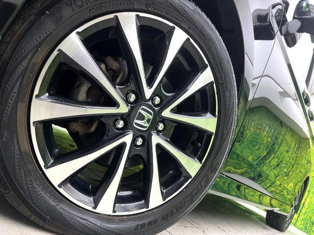 �y����17�C���`�A���~�z�C�[���z�O�ςɃ}�b�`���������A���~�z�C�[���𑕒����Ă���܂��B�e��ЊO�A���~�z�C�[����A�X�^�b�h���X�^�C�����戵�����Ă���܂��B���񂲑��k����������