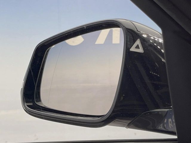 ���u���C���h�A�V�X�g�Z���T�[:���p����̎Ԃ����m���A�h���C�o�[���Ԑ��ύX���s���ۂɁA�x�����Ƌ��ɒ��ӂ𑣂��Ă������S�x���@�\�ł�!