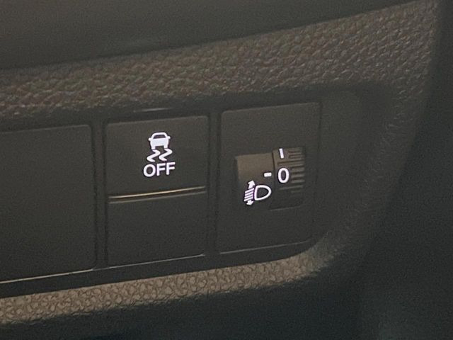 �y������h�~���u�z�ԗ��̉���������m����ƁA�����I�Ɏԗ��̐i�s������ۂ悤�Ɏԗ��𐧌䂵�܂��B�J�̓��ȂǊ���₷���H�ʏ󋵂ł����S�ȉ^�]���\�ł��B