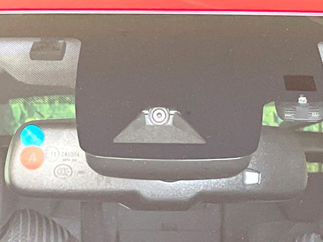 �y�g���^�Z�[�t�e�B�Z���X�z���s���ɑO���̎ԗ�����F�����A�Փ˂������Ȏ��͌x��ƃu���[�L�ŏՓˉ���Ɣ�Q�y�����A�V�X�g�B�����S�Ƀh���C�u�����y���݂��������܂��B