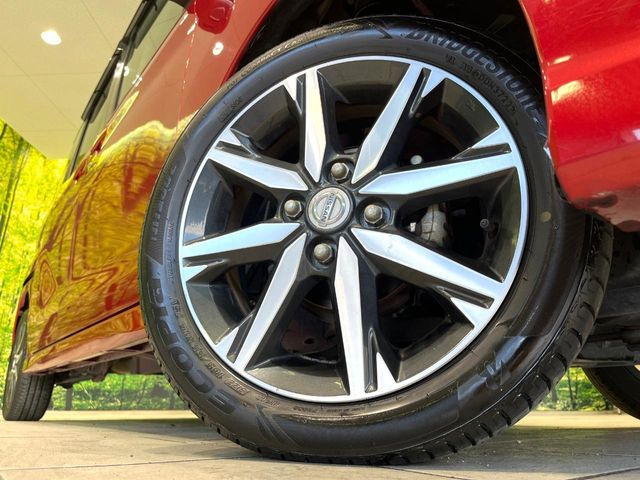 �y����15�C���`�A���~�z�C�[���z�O�ςɃ}�b�`���������A���~�z�C�[���𑕒����Ă���܂��B�e��ЊO�A���~�z�C�[����A�X�^�b�h���X�^�C�����戵�����Ă���܂��B���񂲑��k����������