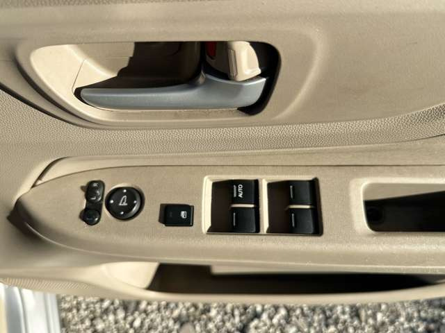 ���Ђł͌��I�������Ԃ𖈌���ʂɎd������s�Ȃ��A�����߂₷�����i�ł��񋟂��Ă���܂���