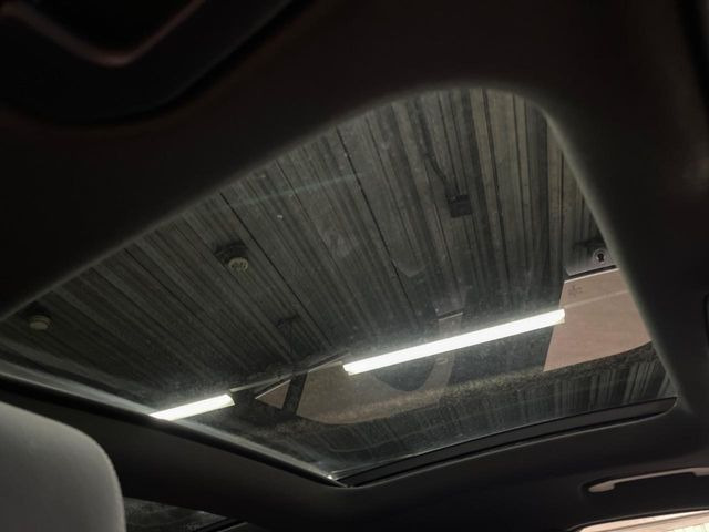 ���p�m���~�b�N�X���C�f�B���O���[�t::�唗�͂̃p�m���}���[�t�́A�㕔���Ȃɂ܂ő����Ă���A�J���I�ȋ�Ԃ����y���݂��������܂��B