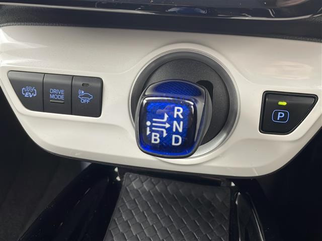 プリウスPHV1.8 A レザーパッケージ