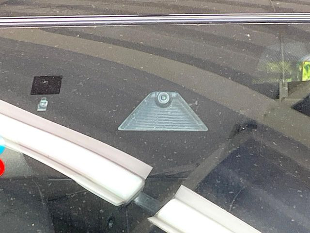 �y�X�}�[�g�V�e�B�u���[�L�T�|�[�g�z�ᑬ���s���ɑO���̎ԗ�����F�����A�Փ˂������Ȏ��͌x��ƃu���[�L�ŏՓˉ���Ɣ�Q�y�����A�V�X�g�B�����S�Ƀh���C�u�����y���݂��������܂��B