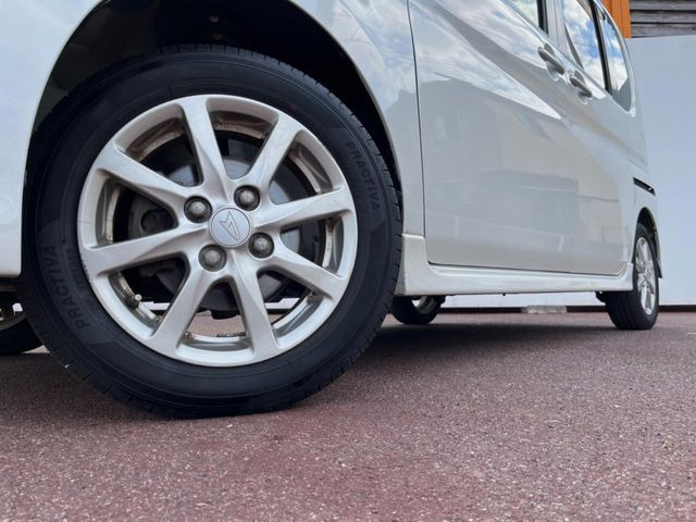 �y����14�C���`�A���~�z�C�[���z�O�ςɃ}�b�`���������A���~�z�C�[���𑕒����Ă���܂��B�e��ЊO�A���~�z�C�[����A�X�^�b�h���X�^�C�����戵�����Ă���܂��B���񂲑��k����������