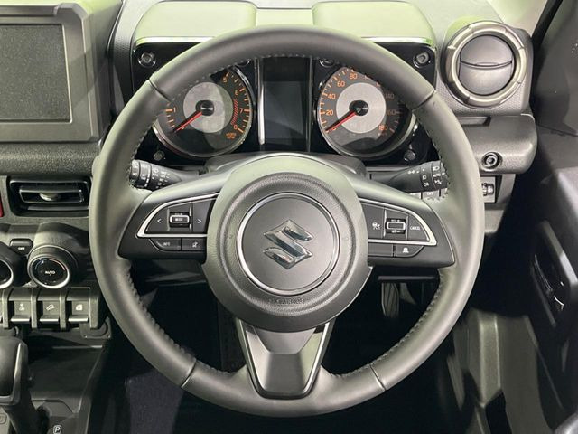 �y�����v�����X�e�A�����O�z�㎿�Ȋv���g�p���邱�ƂŁA��ɂ����������݂ƂĂ��^�]���₷���n���h���ł���