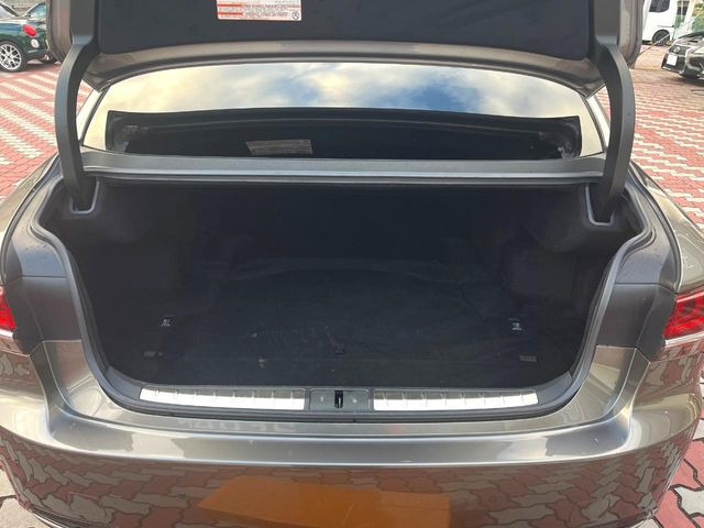 ���i�̂���������ʋ΁A���}���ɏ\���ȉ׎��X�y�[�X���m�ۂ��Ă���܂��B