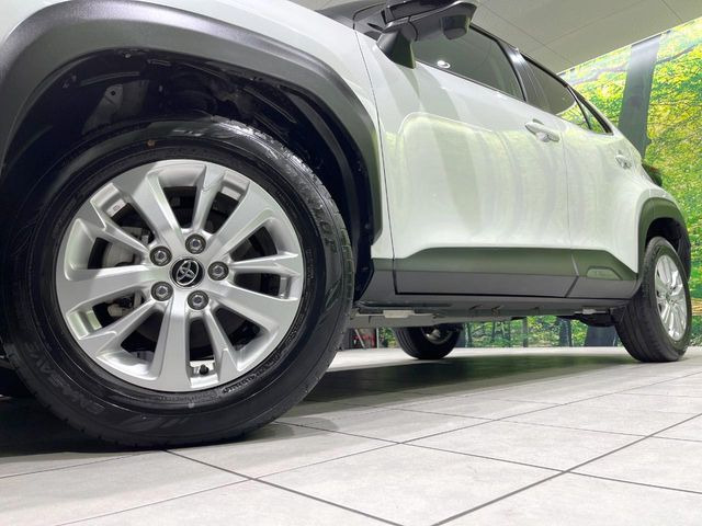 【純正16インチアルミホイール】外観にマッチした純正アルミホイールを装着しております。各種社外アルミホイールや、スタッドレスタイヤも取扱いしております。是非ご相談ください♪