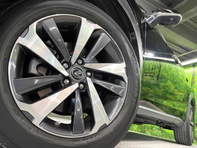 �y����18�C���`�A���~�z�C�[���z�O�ςɃ}�b�`���������A���~�z�C�[���𑕒����Ă���܂��B�e��ЊO�A���~�z�C�[����A�X�^�b�h���X�^�C�����戵�����Ă���܂��B���񂲑��k����������