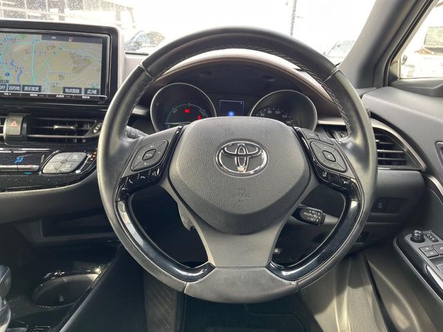 �y�����v�����X�e�A�����O�z�㎿�Ȋv���g�p���邱�ƂŁA��ɂ����������݂ƂĂ��^�]���₷���n���h���ł���