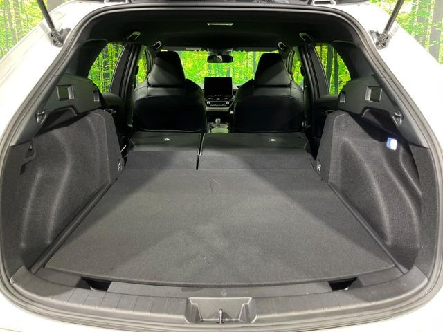 ���i�̂���������ʋ΁A���}���ɏ\���ȉ׎��X�y�[�X���m�ۂ��Ă���܂��B�Z�J���h�V�[�g��|���ƁA�傫�ȉו��̐ύڂ��\�ł���