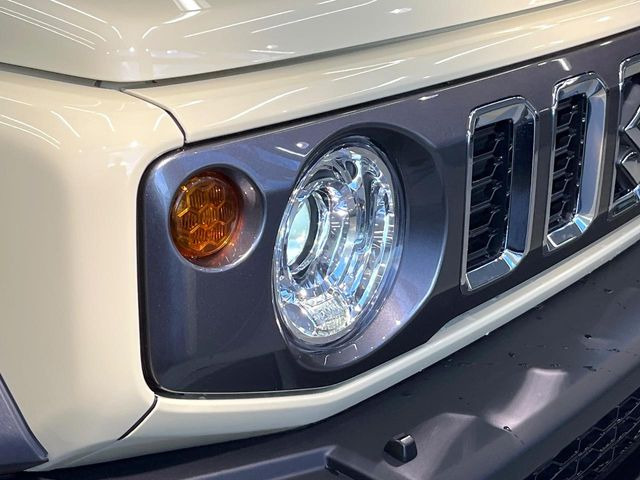 �yLED�w�b�h���C�g�z���V����ԑ��s�����ǍD�Ȏ��E���m�ۂ����S���ĉ^�]�ł��鍂�P�xLED�w�b�h���C�g�𑕔�!�_�����x�������A����d�͂��}�����Ă��܂��B