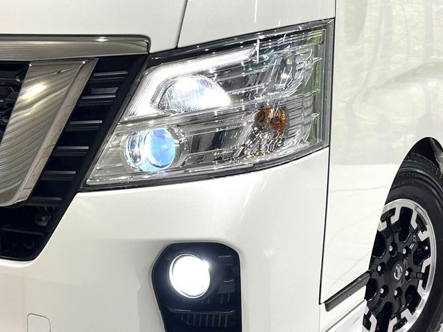 �yLED�w�b�h���C�g�z���V����ԑ��s�����ǍD�Ȏ��E���m�ۂ����S���ĉ^�]�ł��鍂�P�xLED�w�b�h���C�g�𑕔�!�_�����x�������A����d�͂��}�����Ă��܂��B